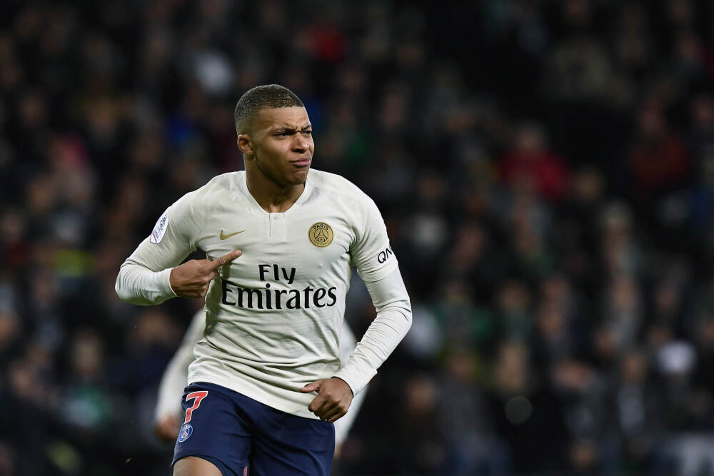 特朗普改口承认美国民众在为关税买单：他们确实花了更多钱